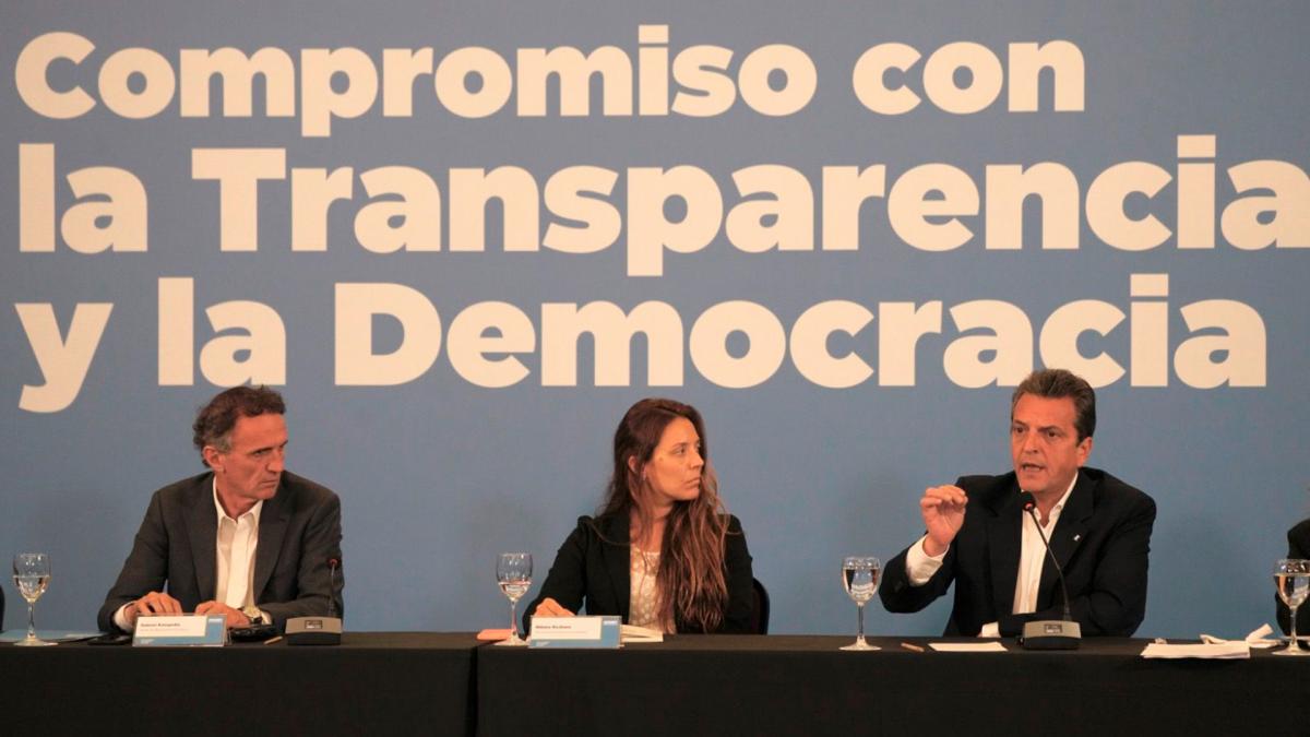 Massa propone que la Oficina Anticorrupción sea manejada por la oposición