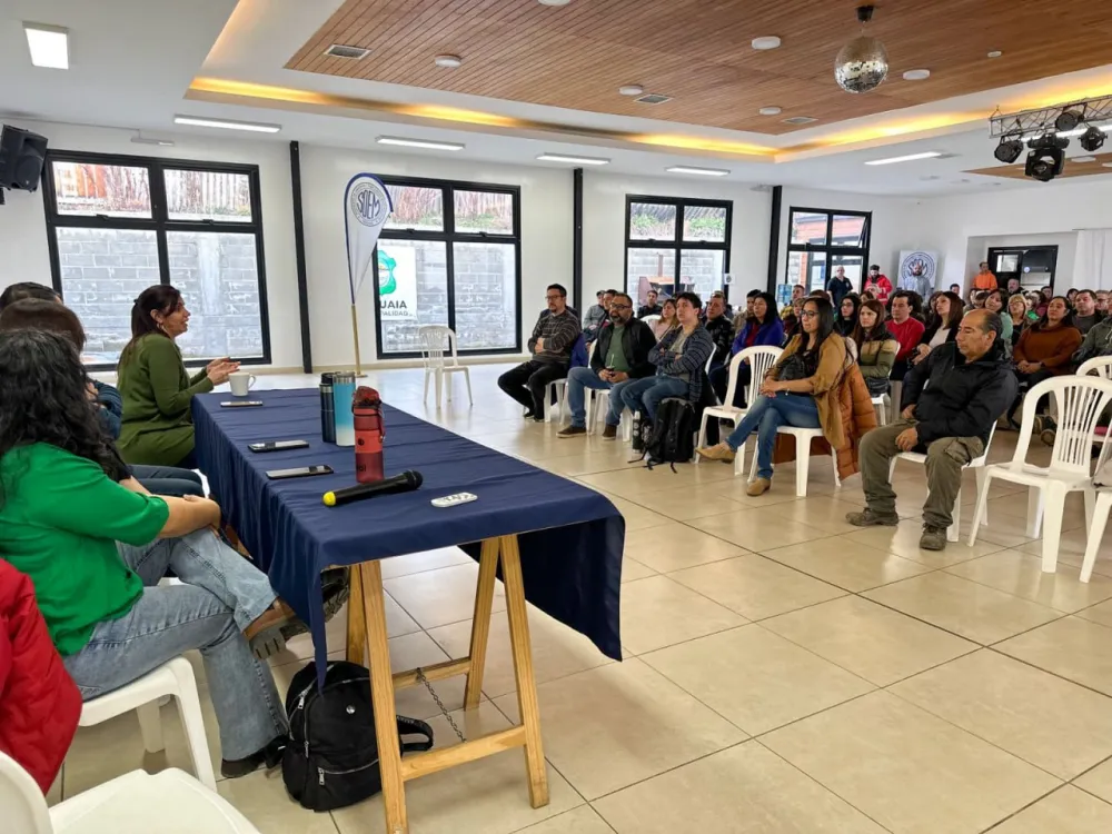 CAPCUSH realizó una jornada de problemáticas de consumo ante personal del Municipio de Ushuaia