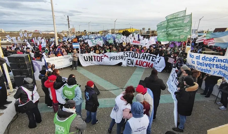 Milei vetó la Ley de Financiamiento Universitario y Diputados realizará una sesión especial para rechazarlo