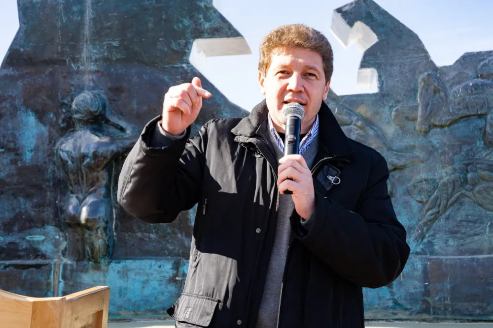 "Tierra del Fuego es una zona de paz, no necesitamos bases militares extranjeras"