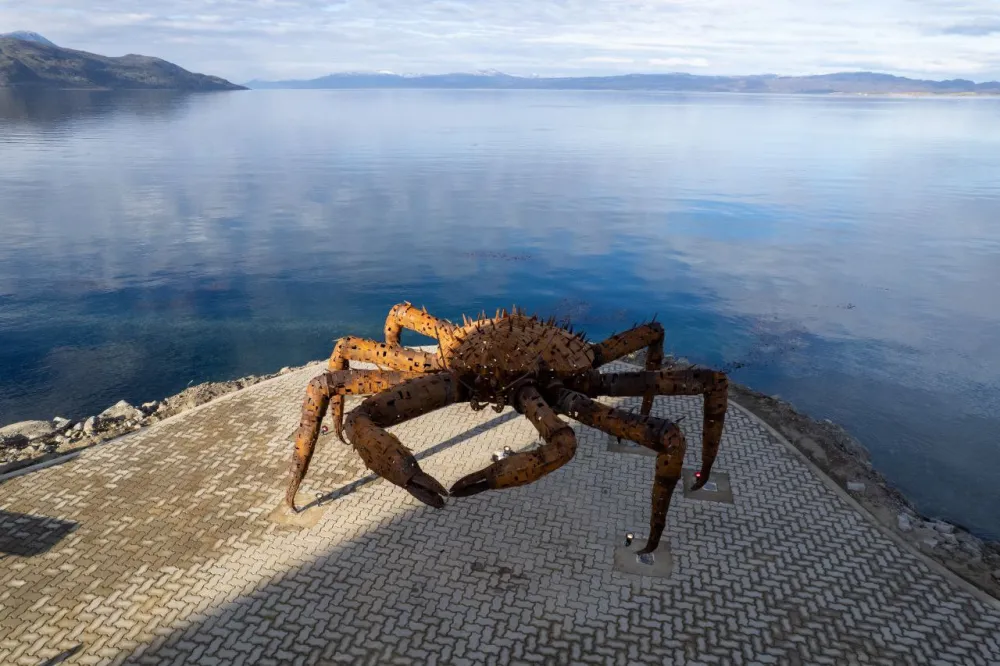 Se inauguró en Ushuaia el Paseo de la Centolla