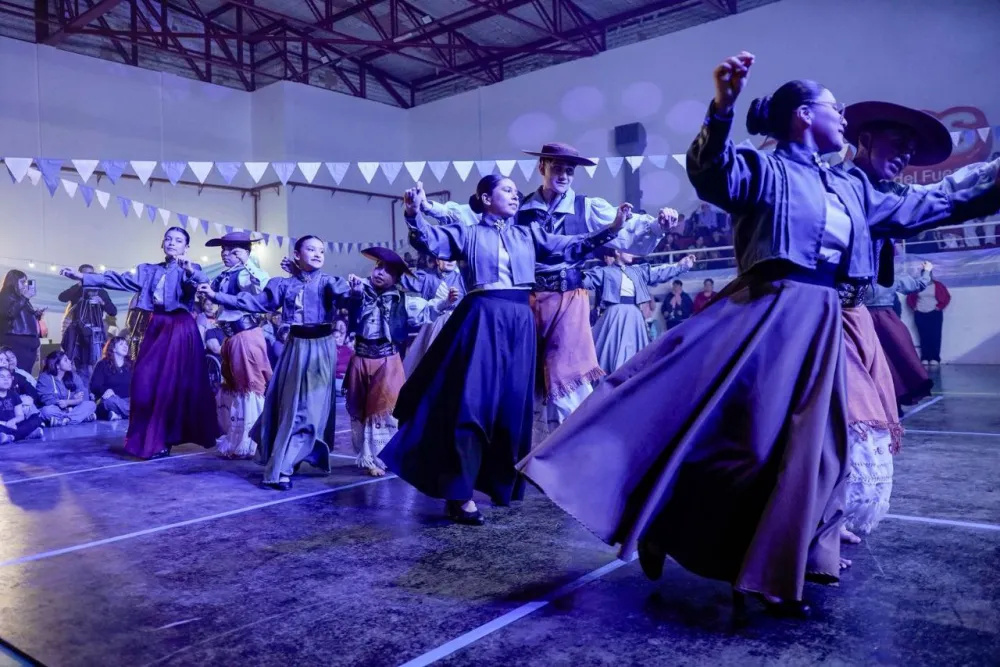 Gobierno celebró la gran peña "Costumbres Argentinas" con amplia participación de la comunidad