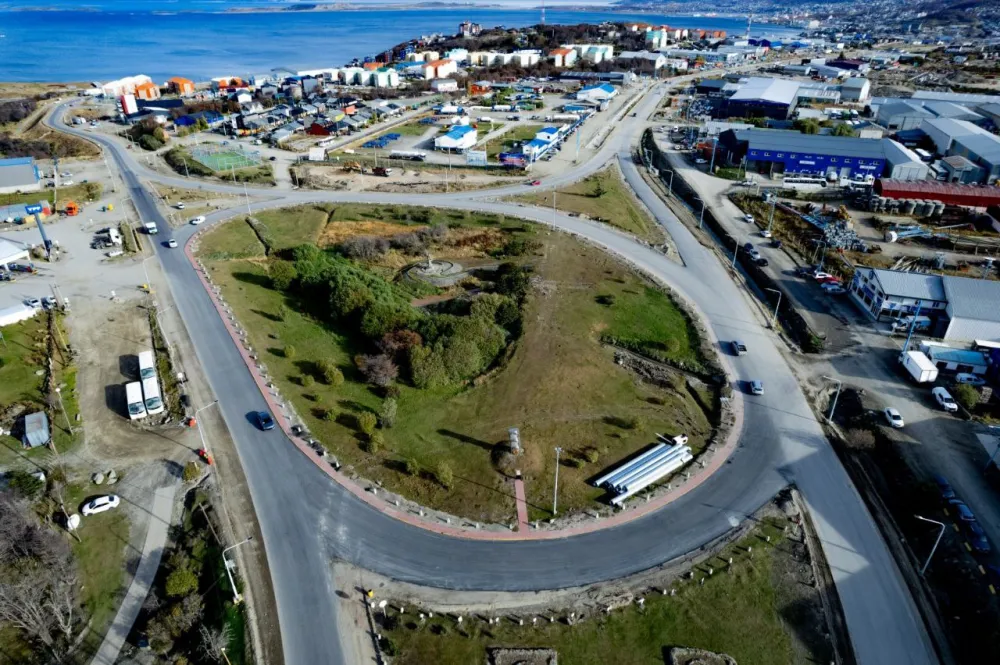 El Municipio concluye la colocaciòn de asfalto de la primera etapa en el ingreso a Ushuaia