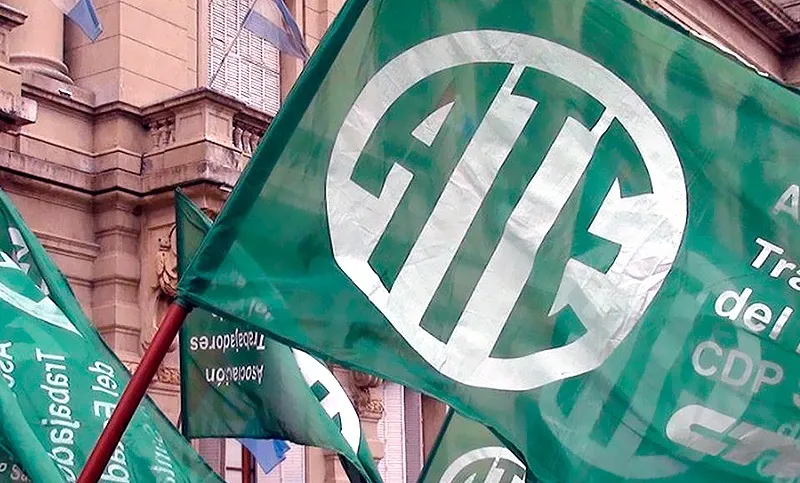 La Justicia suspendió la eliminación del Día del Trabajador Estatal