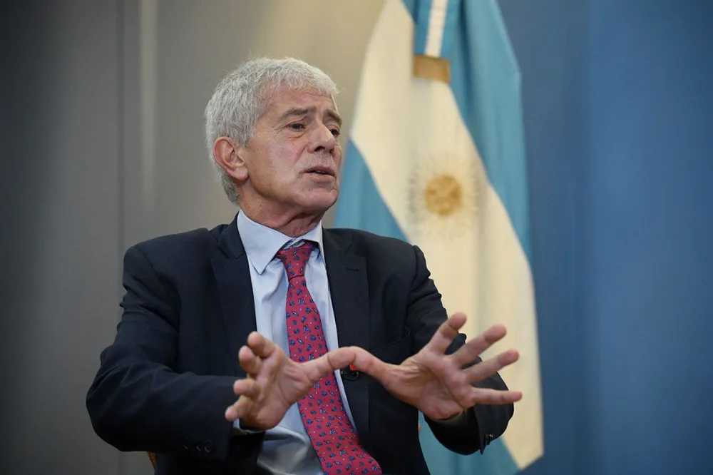 Cúneo Libarona le ofreció sus contactos judiciales, políticos y mediáticos a un exespía americano y la oposición exige su renuncia