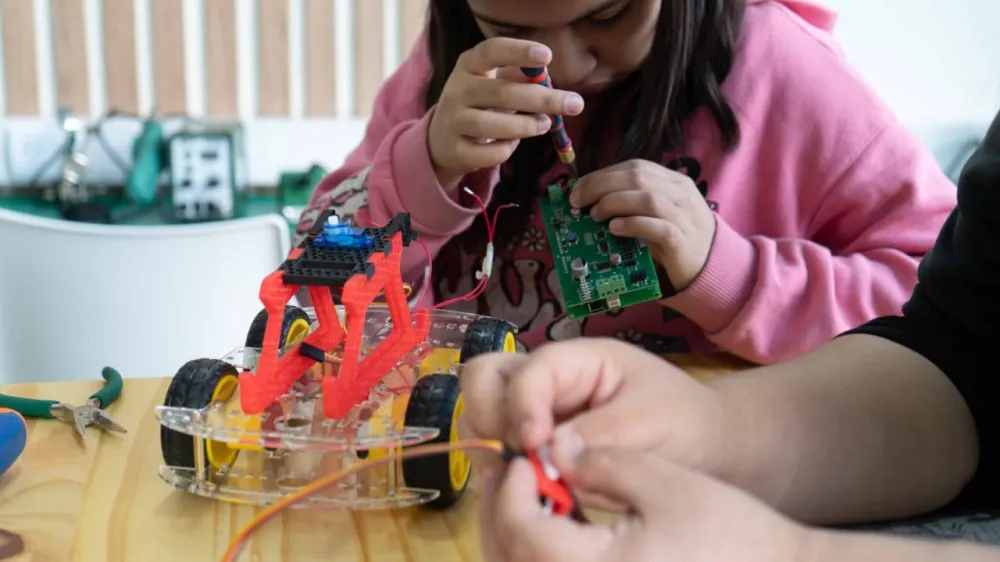Archi Innova: Más de 130 niños y niñas desarrollaron tecnología en Ushuaia