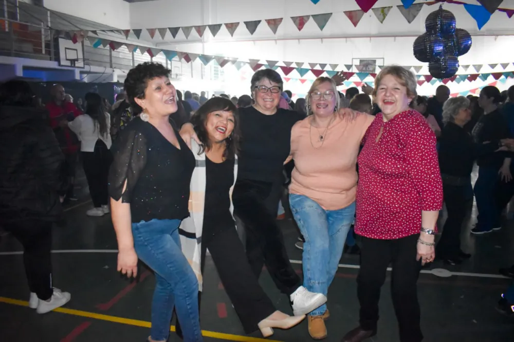 Con gran participación de adultos mayores se realizó en Río Grande la Matiné +60
