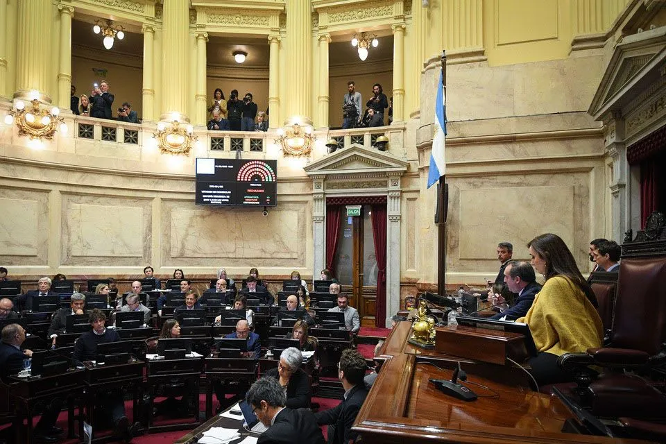 Durísimo revés en el Congreso: la oposición frenó decretos y aprobó más fondos para universidades y salud