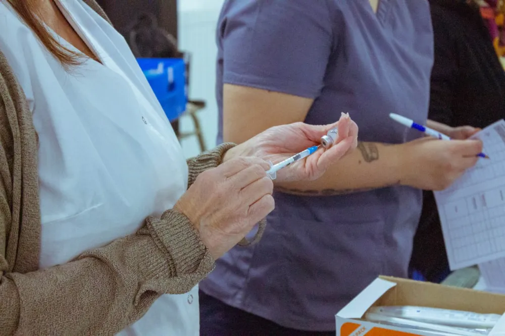 Tierra del Fuego adhiere al comunicado nacional que resalta la seguridad y eficacia de las vacunas