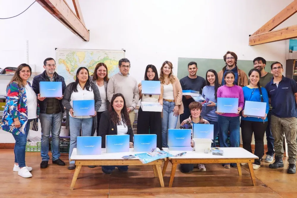 La Municipalidad de Ushuaia y la Fundación Mirgor entregaron kits de mecatrónica en las escuelas experimentales